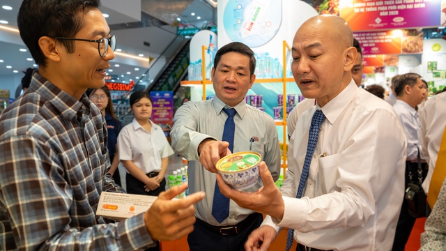 Những cú bắt tay chiến lược của SATRA- Ảnh 4.