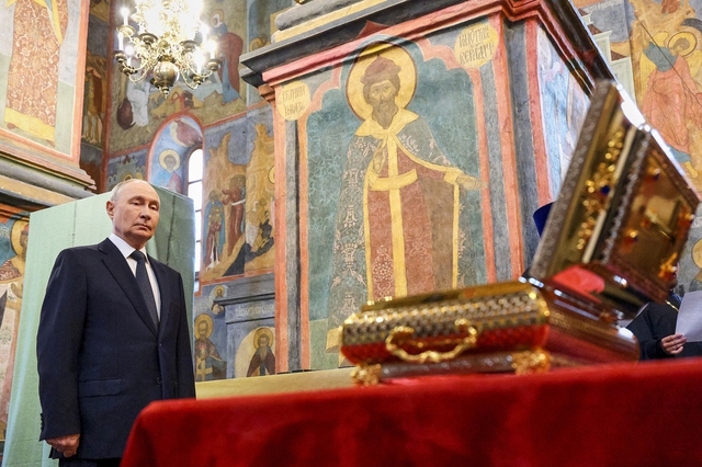 Tổng thống Putin thăm di hài gần như hoàn chỉnh của Đại công tước chiến binh - Ảnh 2.