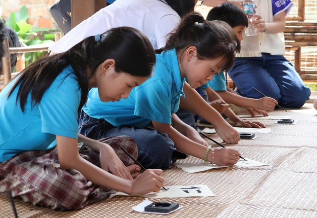 Ho&agrave;ng Th&ugrave;y Linh, ca nương Kiều Anh h&aacute;t khai mạc Festival Thăng Long H&agrave; Nội 2026- Ảnh 3.