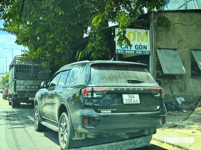 Qu&aacute;n cơm 35.000 đồng ở Quảng Ng&atilde;i: Kh&aacute;ch đến đ&ocirc;ng, phải mua th&ecirc;m b&agrave;n ghế- Ảnh 4.