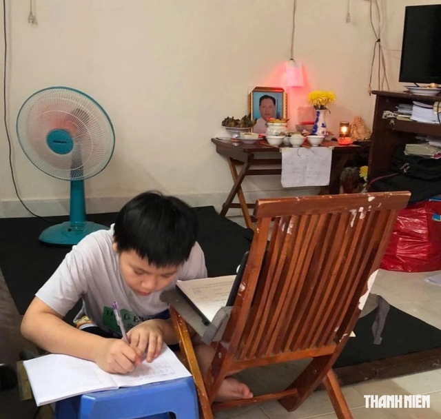  Nhọc nhằn nuôi hai con ăn học- Ảnh 2.