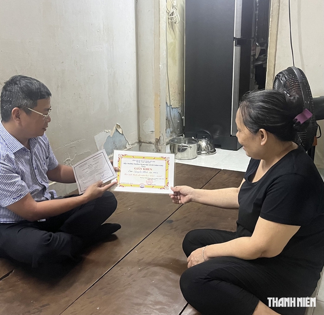  Nhọc nhằn nuôi hai con ăn học- Ảnh 1.