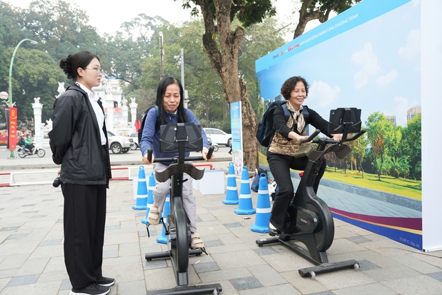 Ng&agrave;y hội sức khỏe cuối tuần d&agrave;nh cho người lớn tuổi - Ảnh 1.
