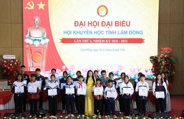 Khuyến học - khuyến tài để Lâm Đồng phát triển nguồn nhân lực chất lượng cao - Ảnh 3.