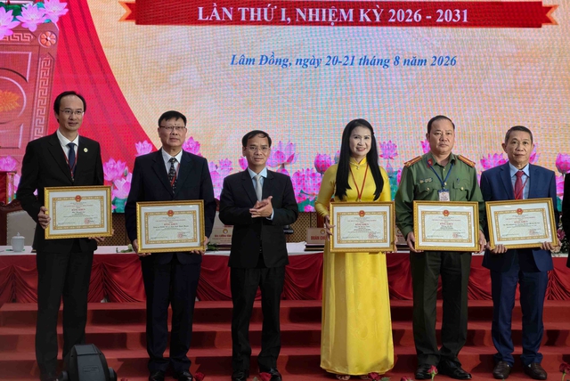 Khuyến học - khuyến tài để Lâm Đồng phát triển nguồn nhân lực chất lượng cao - Ảnh 7.
