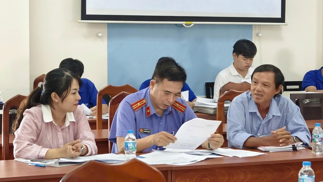 Viện kiểm sát vào cuộc cùng BHXH TP.HCM xử lý doanh nghiệp nợ bảo hiểm kéo dài- Ảnh 1.