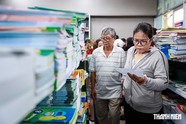 &Ugrave;n tắc, 'sốt' s&aacute;ch gi&aacute;o khoa tại TP.HCM: Nh&agrave; xuất bản gi&aacute;o dục Việt Nam n&oacute;i g&igrave;? - Ảnh 4.