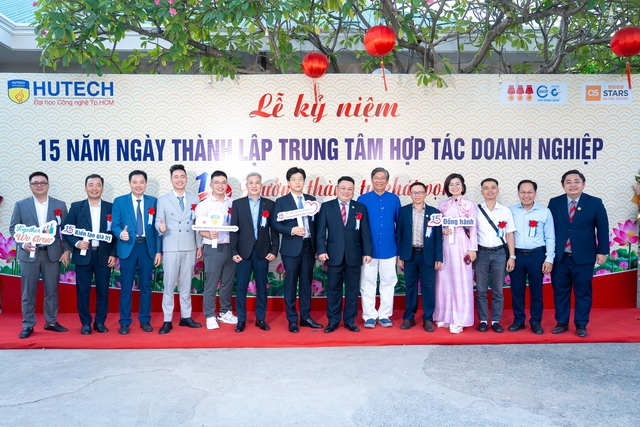  HUTECH mở rộng giảng đường bằng trải nghiệm thực tế- Ảnh 1.