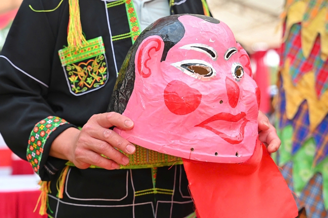 Người &lsquo;thổi hồn&rsquo; thượng v&otilde; v&agrave;o những chiếc đầu sư tử m&egrave;o - Ảnh 4.