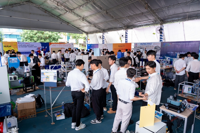  HUTECH mở rộng giảng đường bằng trải nghiệm thực tế- Ảnh 3.