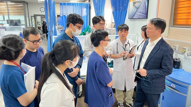 Nguyên nhân 'gốc' tạo khoảng cách chất lượng bệnh viện trung ương và tuyến dưới - Ảnh 1.