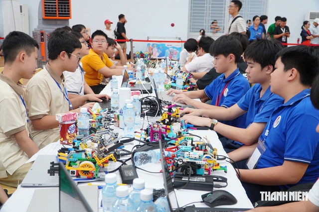 'Đại chiến' robot tại Gia Lai, giành vé thi đấu quốc tế - Ảnh 1.
