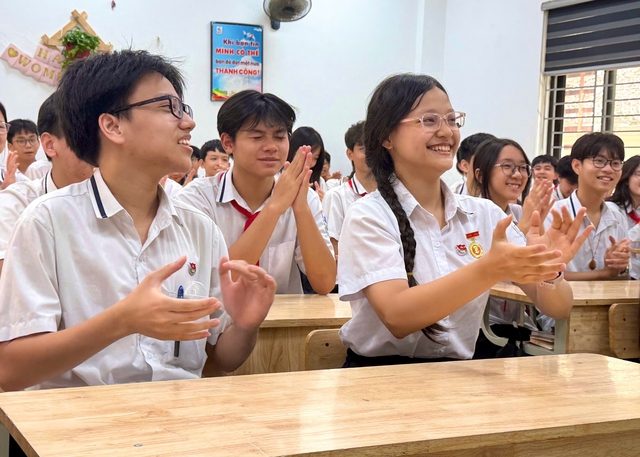 Ngành giáo dục Hà Nội đặt yêu cầu cao trong năm học mới - Ảnh 2.