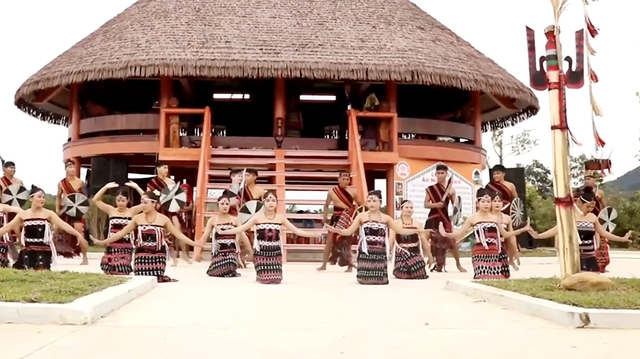 Người trẻ phố thị giữ hồn đại ng&agrave;n: Kể chuyện bản l&agrave;ng bằng tiếng h&aacute;t Pa K&ocirc;h - Ảnh 6.