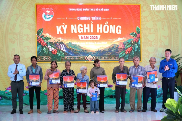 'Kỳ nghỉ hồng' mang niềm vui về v&ugrave;ng bi&ecirc;n giới Đắk Lắk - Ảnh 1.