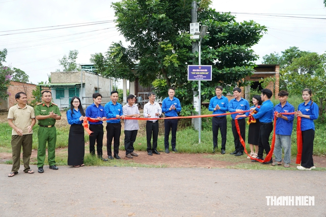 'Kỳ nghỉ hồng' mang niềm vui về v&ugrave;ng bi&ecirc;n giới Đắk Lắk - Ảnh 8.
