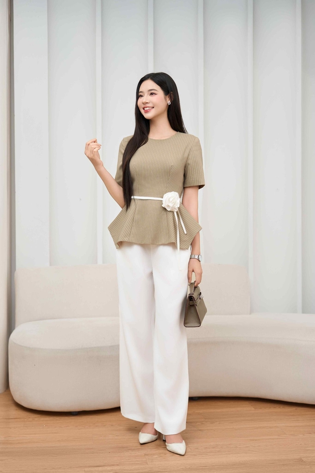&Aacute;o peplum biến mọi v&oacute;c d&aacute;ng th&agrave;nh 'đồng hồ c&aacute;t'  - Ảnh 1.