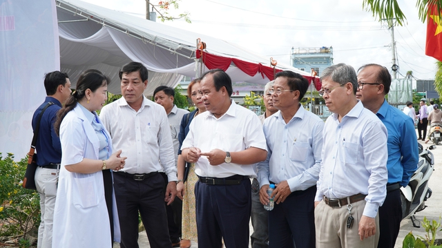 Cà Mau đưa việc chăm sóc sức khỏe ban đầu đến gần dân hơn - Ảnh 1.