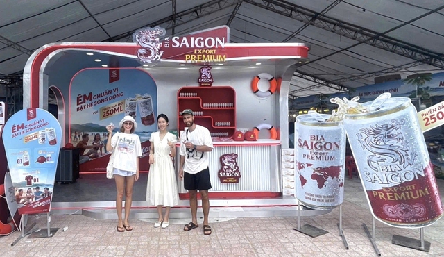 Những cuộc gặp gỡ đ&aacute;ng nhớ lu&ocirc;n bắt đầu từ khoảnh khắc c&ugrave;ng n&acirc;ng ly- Ảnh 2.