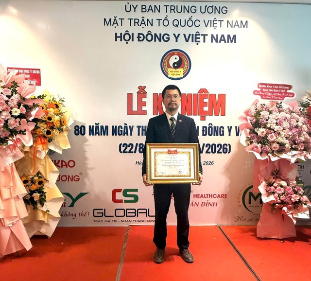 Lương y Phạm Đức Tuấn: Trao tặng danh hiệu 'Thầy thuốc Đông y tiêu biểu toàn quốc'- Ảnh 1.