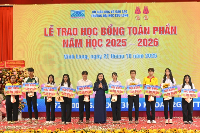 Trường ĐH Cửu Long đồng h&agrave;nh c&ugrave;ng t&acirc;n sinh vi&ecirc;n từ ng&agrave;y đầu nhập học- Ảnh 4.