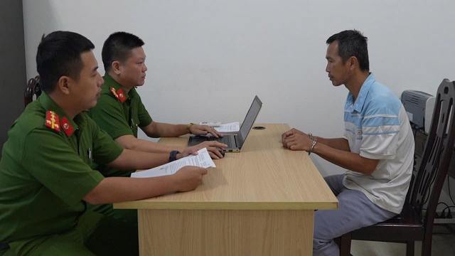 Bắt kẻ môi giới bán 1 thửa đất cho nhiều người - Ảnh 1.