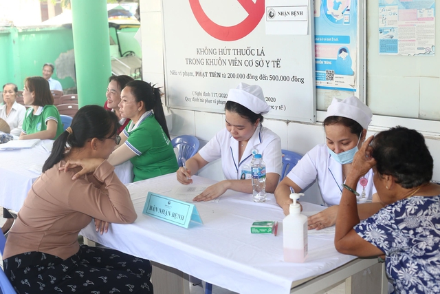 TP.HCM: Đã có 2 địa phương đạt hơn 90% tiến độ khám sức khỏe toàn dân - Ảnh 1.