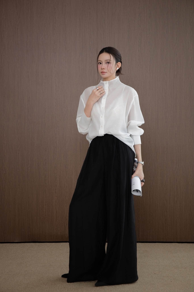 &Aacute;o cổ cao 'nịnh d&aacute;ng', cho bản phối ng&agrave;y chuyển m&ugrave;a th&ecirc;m tinh tế, cao sang- Ảnh 1.