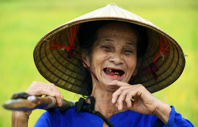 M&ugrave;a Vu Lan, Trần Thế Phong ra mắt s&aacute;ch ảnh 'Mẹ'- Ảnh 5.