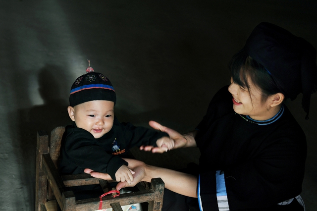 M&ugrave;a Vu Lan, Trần Thế Phong ra mắt s&aacute;ch ảnh 'Mẹ'- Ảnh 7.