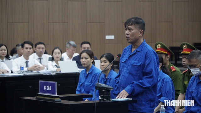 Cựu Thứ trưởng Nguyễn Bá Hoan bị tuyên 12 năm tù vì nhận hối lộ- Ảnh 1.