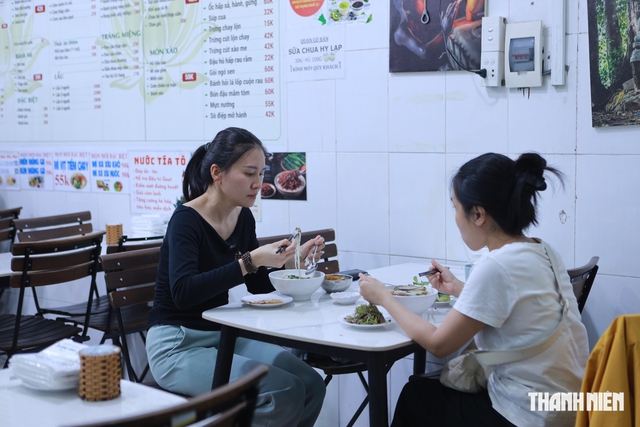 Quán chay giá bình dân ở TP.HCM: Bán 1.000 phần/ngày, ngày rằm gấp đôi - Ảnh 5.