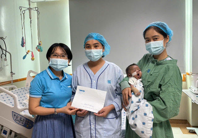 Chuyển hơn 610 triệu của bạn đọc hỗ trợ c&aacute;c ho&agrave;n cảnh kh&oacute; khăn- Ảnh 1.