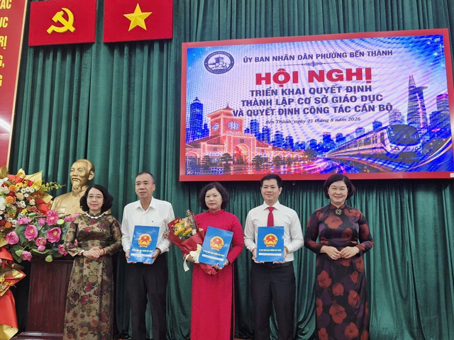 TP.HCM: Trường THCS Nguyễn Du, P.Bến Thành sáp nhập với Trường Đồng Khởi, có hiệu trưởng mới - Ảnh 1.