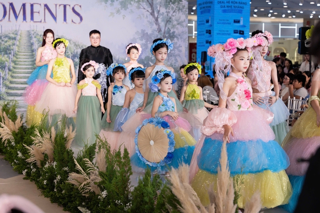Thế hệ mẫu nh&iacute; khoe vẻ tự tin, c&aacute; t&iacute;nh trong Shining Moments 2026 - Ảnh 2.