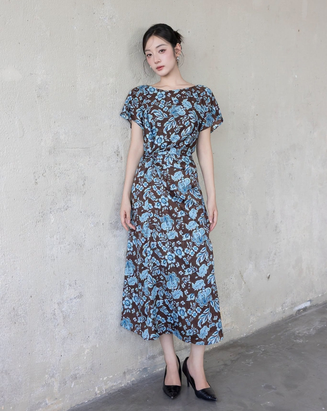 5 chiếc váy midi đẹp để nàng mặc suốt mùa thu - Ảnh 1.
