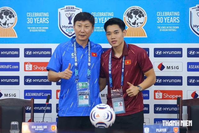 HLV Kim Sang-sik vững t&acirc;m trước ngưỡng cửa lịch sử- Ảnh 1.
