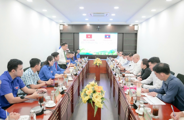 Tuổi trẻ VRG góp sức vun đắp tình hữu nghị Việt - Lào - Ảnh 1.