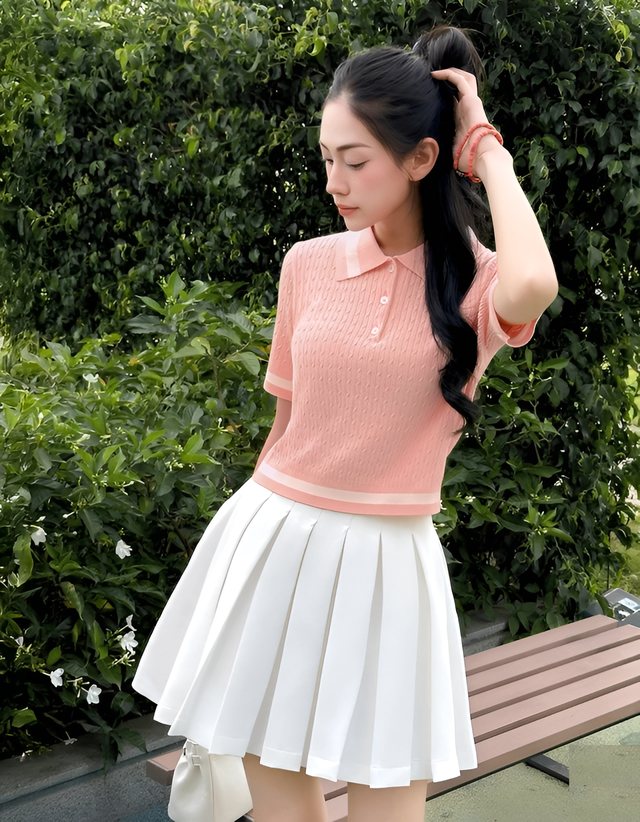 Ghi điểm năng động nhờ bộ đ&ocirc;i &aacute;o polo c&ugrave;ng ch&acirc;n v&aacute;y tennis - Ảnh 2.