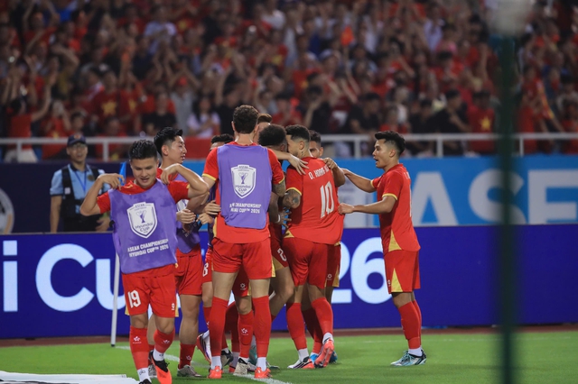 Đ&igrave;nh Bắc: &lsquo;Đ&acirc;y l&agrave; kỷ nguy&ecirc;n vươn m&igrave;nh n&ecirc;n b&oacute;ng đ&aacute; Việt Nam cũng phải vươn m&igrave;nh&rsquo;- Ảnh 1.
