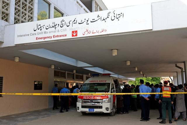 Cháy bệnh viện Pakistan, 15 trẻ sơ sinh thiệt mạng - Ảnh 1.
