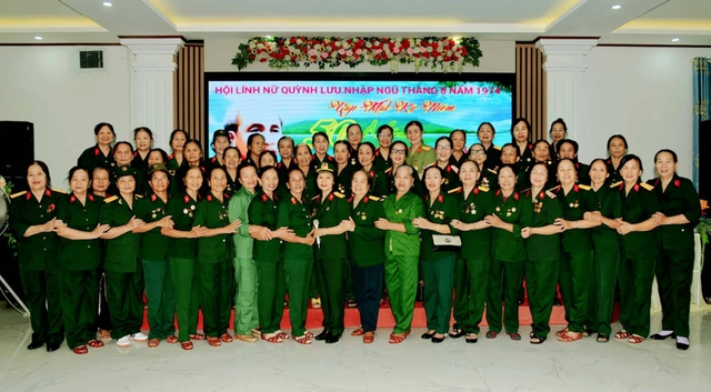Tìm nhau giữa hòa bình - Kỳ 1: Cô y tá và vết sẹo trên đầu- Ảnh 2.