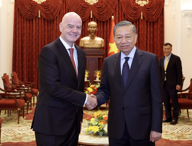 Cảm xúc đặc biệt của Chủ tịch FIFA sau cuộc gặp Chủ tịch nước, Tổng Bí thư Tô Lâm- Ảnh 1.