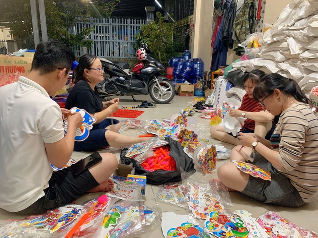 Lồng đèn thắp sáng ước mơ - Ảnh 12.