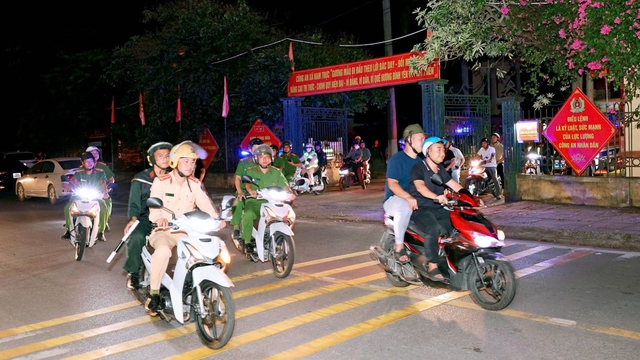 Công an Ninh Bình huy động lực lượng hùng hậu, phòng sự cố sau chung kết Việt Nam - Thái Lan- Ảnh 1.