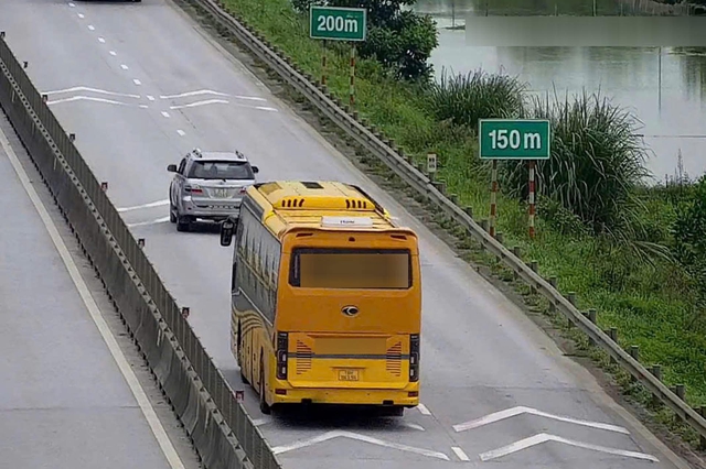 Xử lý 2 trường hợp không giữ khoảng cách an toàn trên cao tốc- Ảnh 2.