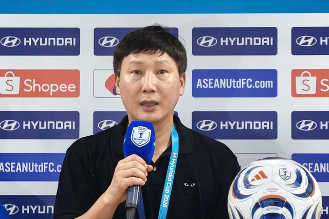  ‘Hết trận tôi gục xuống vì mệt nhưng chỉ hôm nay thôi cho tôi được làm ‘vua’ bóng đá Việt Nam’- Ảnh 1.
