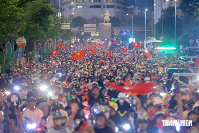 Chung kết Việt Nam - Thái Lan: CSGT đề nghị cổ vũ nhiệt thành, ăn mừng văn minh - Ảnh 1.