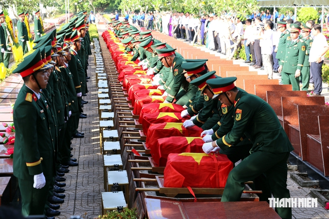 Cần Thơ an táng 38 hài cốt liệt sĩ tại nghĩa trang có hơn 3.800 ngôi mộ- Ảnh 2.