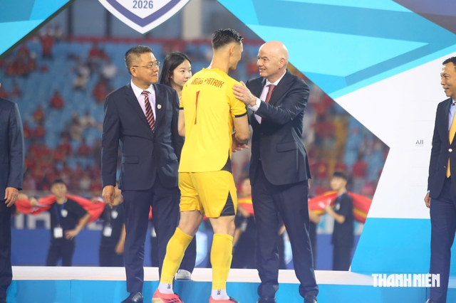 Cảm xúc đặc biệt của Chủ tịch FIFA sau cuộc gặp Chủ tịch nước, Tổng Bí thư Tô Lâm- Ảnh 2.